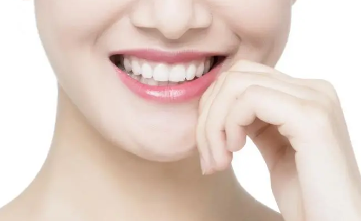 优诺口腔是正规医院吗?种植牙、矫正、全瓷牙价格表一览(图2)