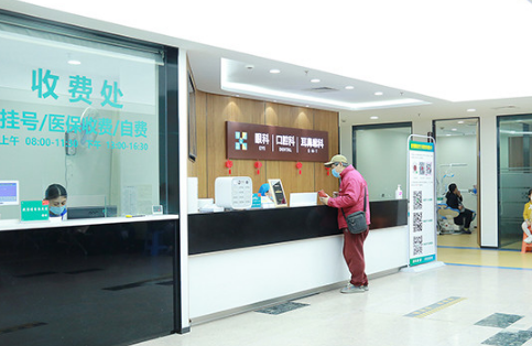 上海自锁托槽矫正价格一般多少钱？排名前三的实力权威口腔医院(图2)