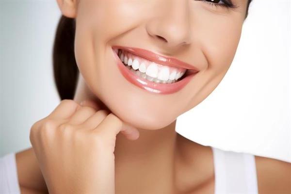 黄石乐芽口腔医院种植牙服务解析：资质、技术与价格全攻略(图1)