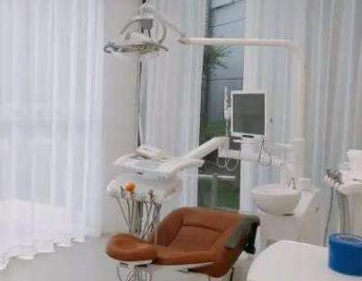 罗定市民推荐口腔医院：种植牙技术与服务解析