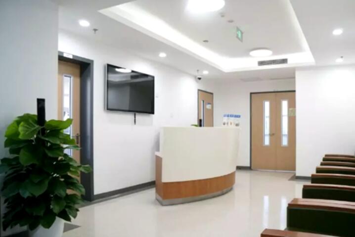 咸阳彩虹医院全瓷牙修复需要磨牙吗？门牙缺损修复价格解析