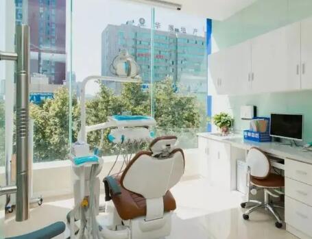 35岁选择种植牙10年真实体验:十堰仁美口腔红卫总院种植案例分享