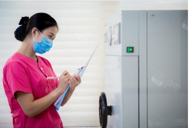 福州登特口腔医院牙齿矫正价格表：金属托槽6800元起-隐形矫正1.5万元起