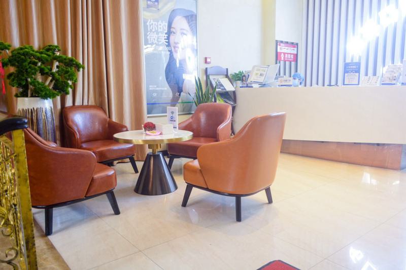 广州健拓口腔门诊部正畸医生名单曝光!五大专家坐诊时间表同步公开(图2)