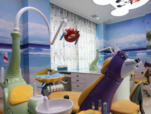 2024年岳阳种植牙医院哪家技术更胜一筹?推荐排名一览(图1)