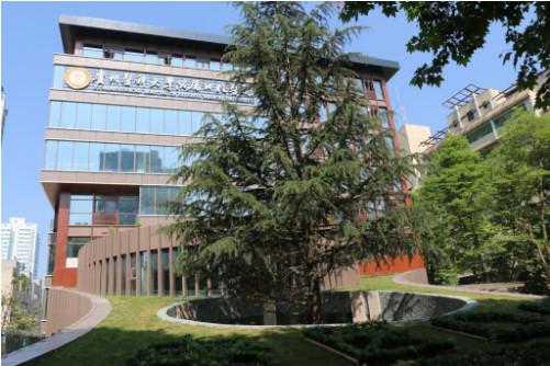 贵州医科大学附属口腔医院做的种植牙好吗？专业！五大技术优势，医生团队实力强(图2)