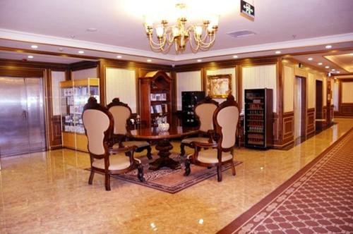 呼和浩特至美口腔(家乐福门诊部)地址电话查询:含乘车路线丨上班时间+医生介绍(图3)