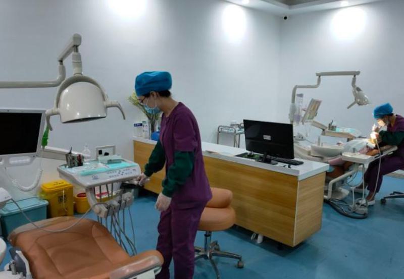 2025年德阳德正口腔价格表:洗牙68元起,补牙98元起,种植牙3280元起,矫正5280元起!(图2)