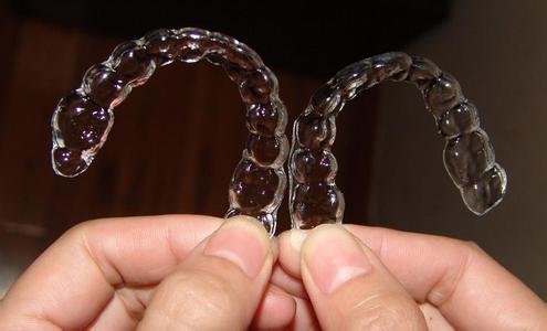 昆明二氧化锆牙冠多少钱一颗?1600元起性价比高,这份昆明烤瓷牙价格表请收好(图3)