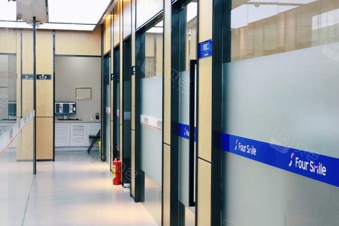 牙齿矫正选隐形还是金属托槽好,青少年金属托槽性价比更高(图1)