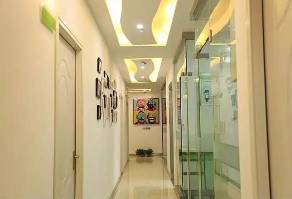 深圳种植牙医院哪家好?美莱口腔、乐莎莎口碑领衔(图3)